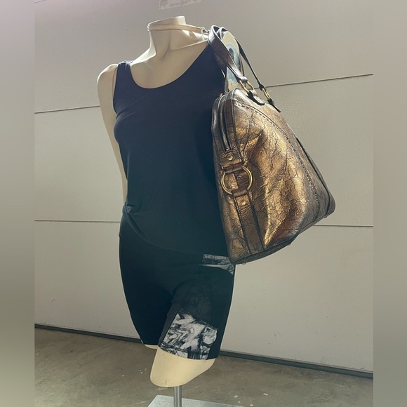 Yves Saint Laurent Rive Gauche Textured Leather Large Muse Tote - Picture 16 of 16